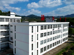 三十载深山守望  一颗心桃李芬芳